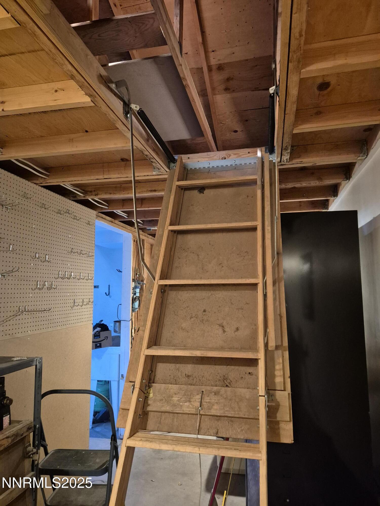 7215 Marlin Drive Reno, NV 89506 - Photo 37 of 40 a view of entryway