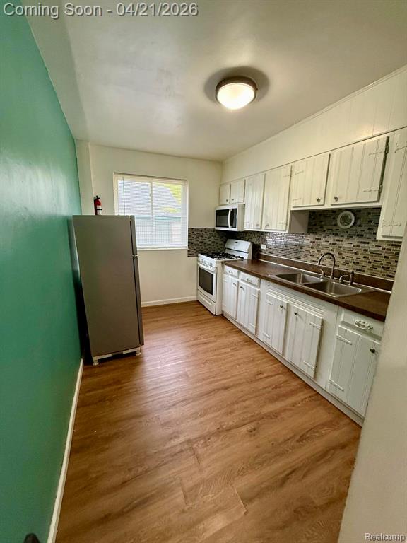 1516 Kent Street Flint, MI 48503 - Photo 3 of 9