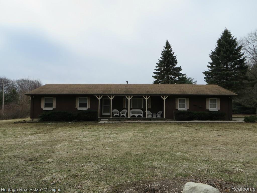 6533 Crofoot Road Fowlerville, MI 48836 - Photo 2 of 46 IMG_0855.jpg