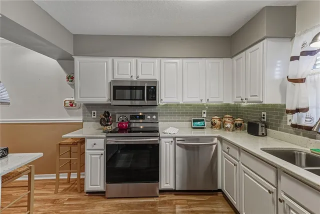 $2,000 | 29235 Princeville Drive, San Antonio, FL 33576