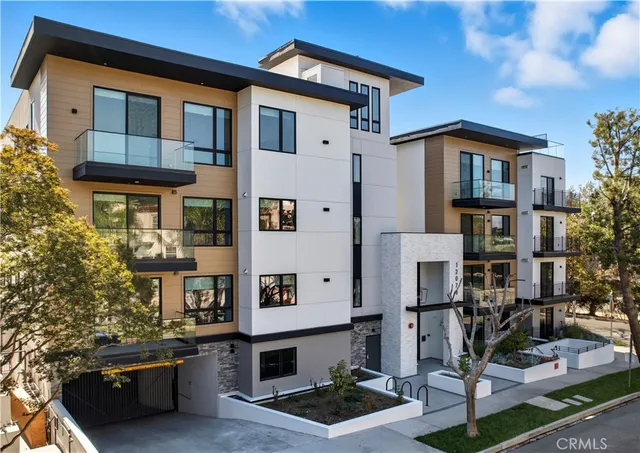 $4,995 | 12078 Guerin Street, Unit 107, Studio City, CA 91604