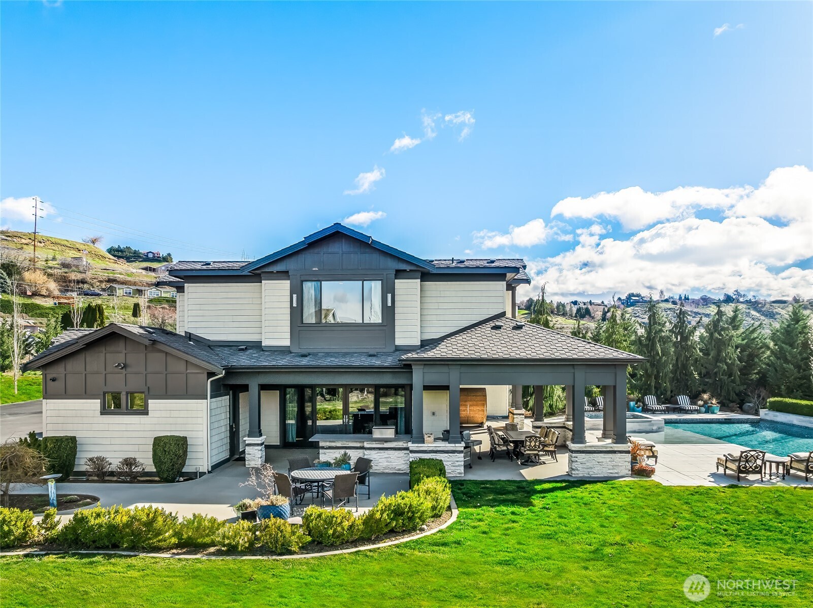 1695 Easy Street Wenatchee, WA 98801 - Photo 4 of 40