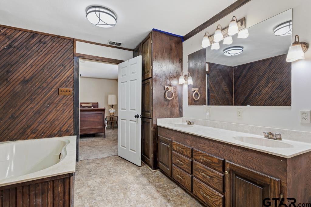 1887 Shiloh Estates Road Chandler, TX 75758 - Photo 16 of 48