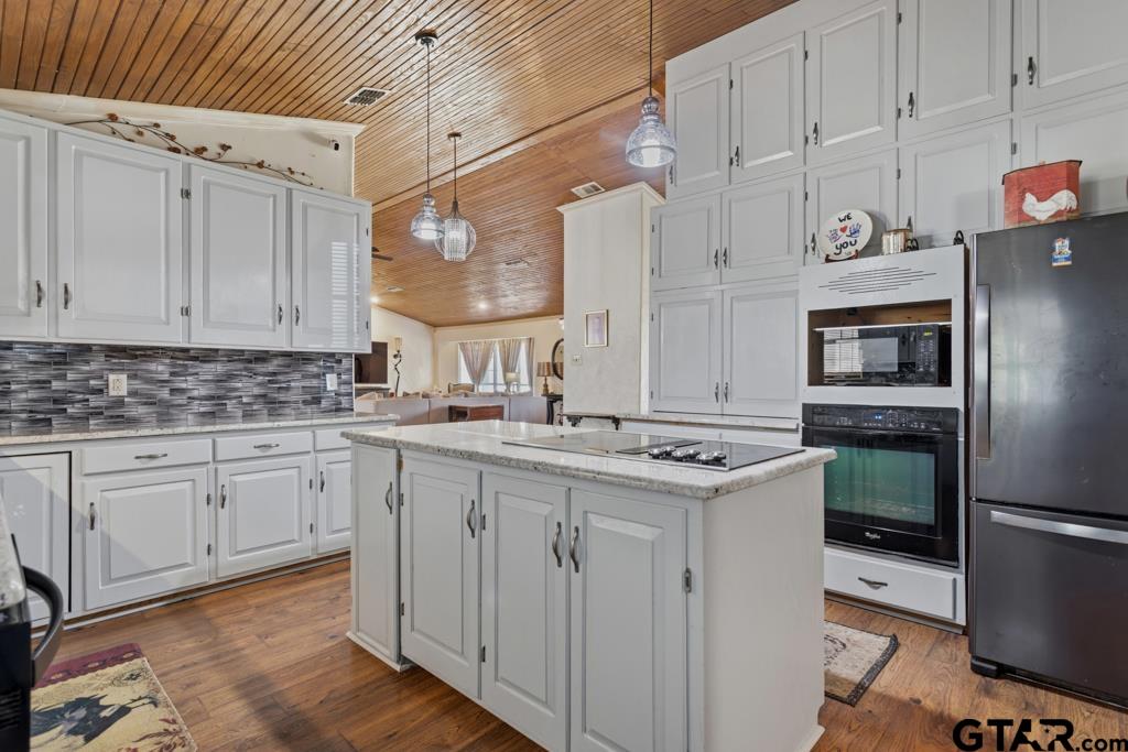 1887 Shiloh Estates Road Chandler, TX 75758 - Photo 8 of 48