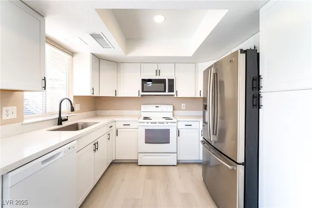 $2,075 | 8813 Pavia Drive, Las Vegas, NV 89117