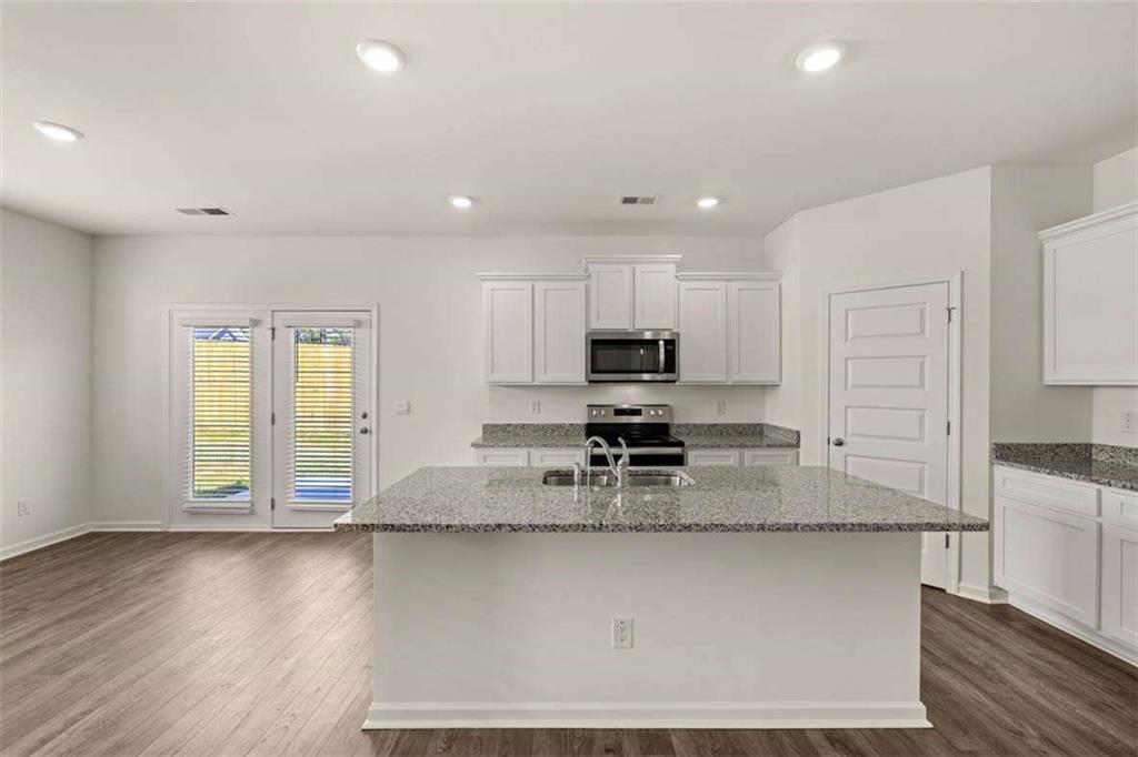 322 Friendship Oak Way Hampton, GA 30228 - Photo 5 of 32