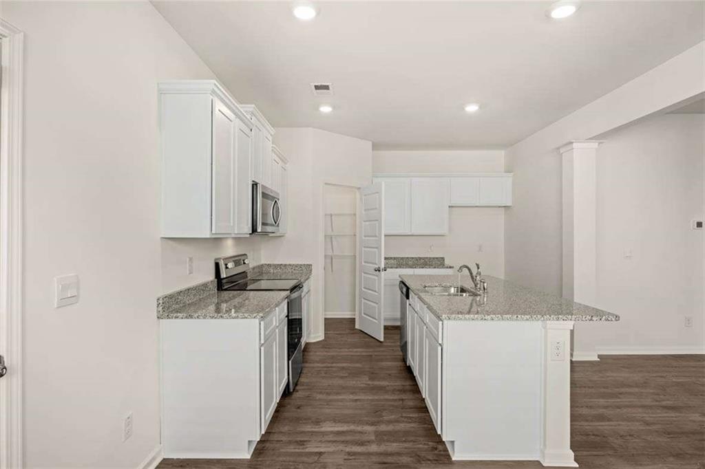 322 Friendship Oak Way Hampton, GA 30228 - Photo 7 of 32