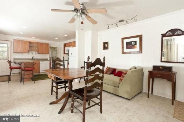 4547 Schenley Road Baltimore, MD 21210 - Photo 7 of 30 Kitchen/Dining Room