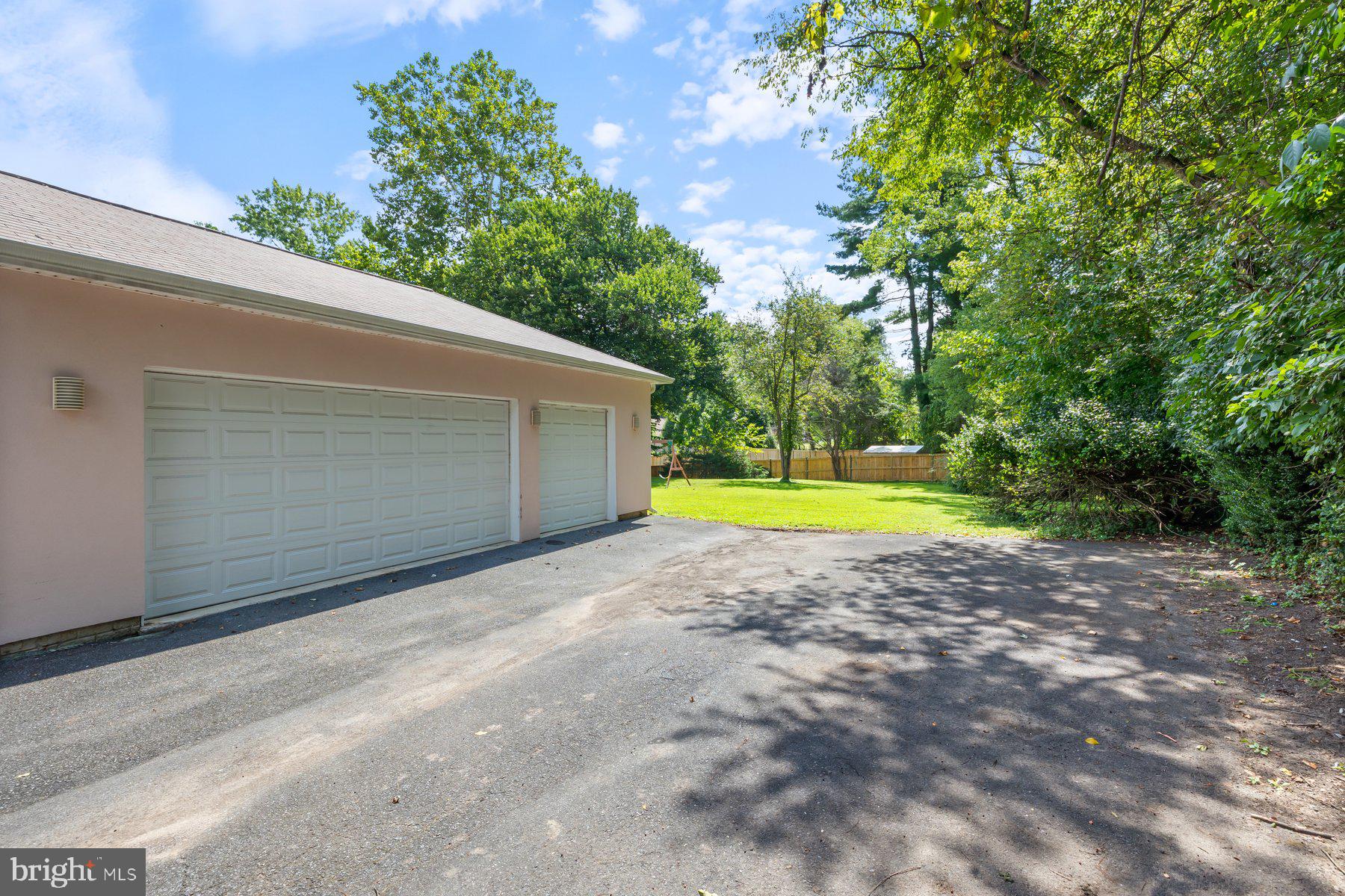 11900 Gainsborough Road Potomac, MD 20854 - Photo 53 of 62 2 car split garage