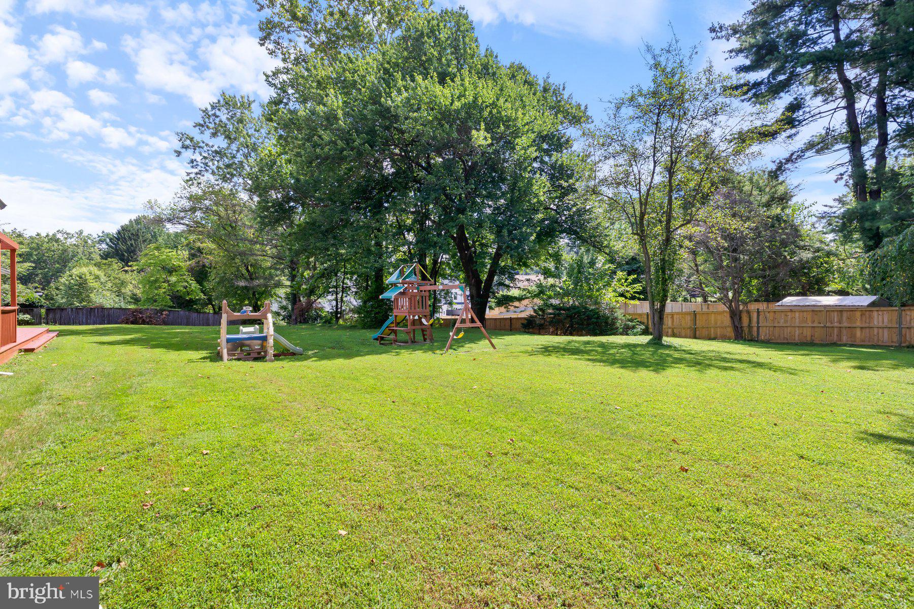 11900 Gainsborough Road Potomac, MD 20854 - Photo 54 of 62 Huge backyard