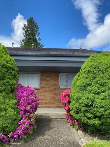 $1,500 | 609 Shattuck Avenue South, Unit 8, Renton, WA 98057