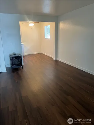 $1,500 | 609 Shattuck Avenue South, Unit 8, Renton, WA 98057