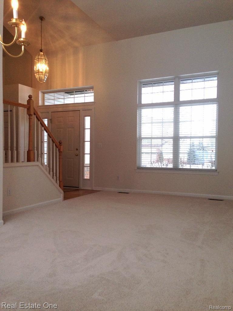 3601 Normandy Drive Rochester, MI 48306 - Photo 5 of 26 6.JPG
