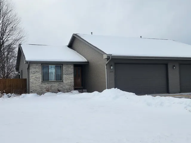 $324,900 | 2715 North Wuthering Hills Drive, Janesville, WI 53546