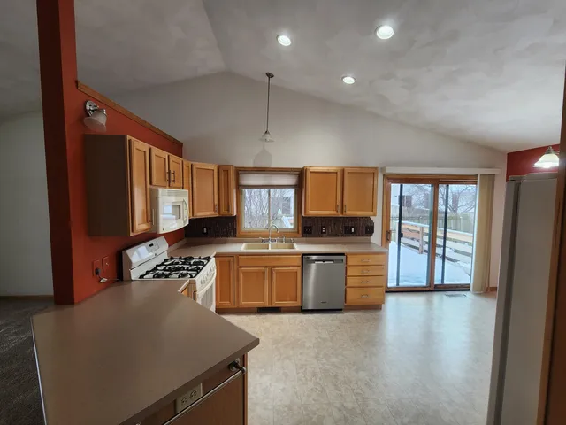 $324,900 | 2715 North Wuthering Hills Drive, Janesville, WI 53546