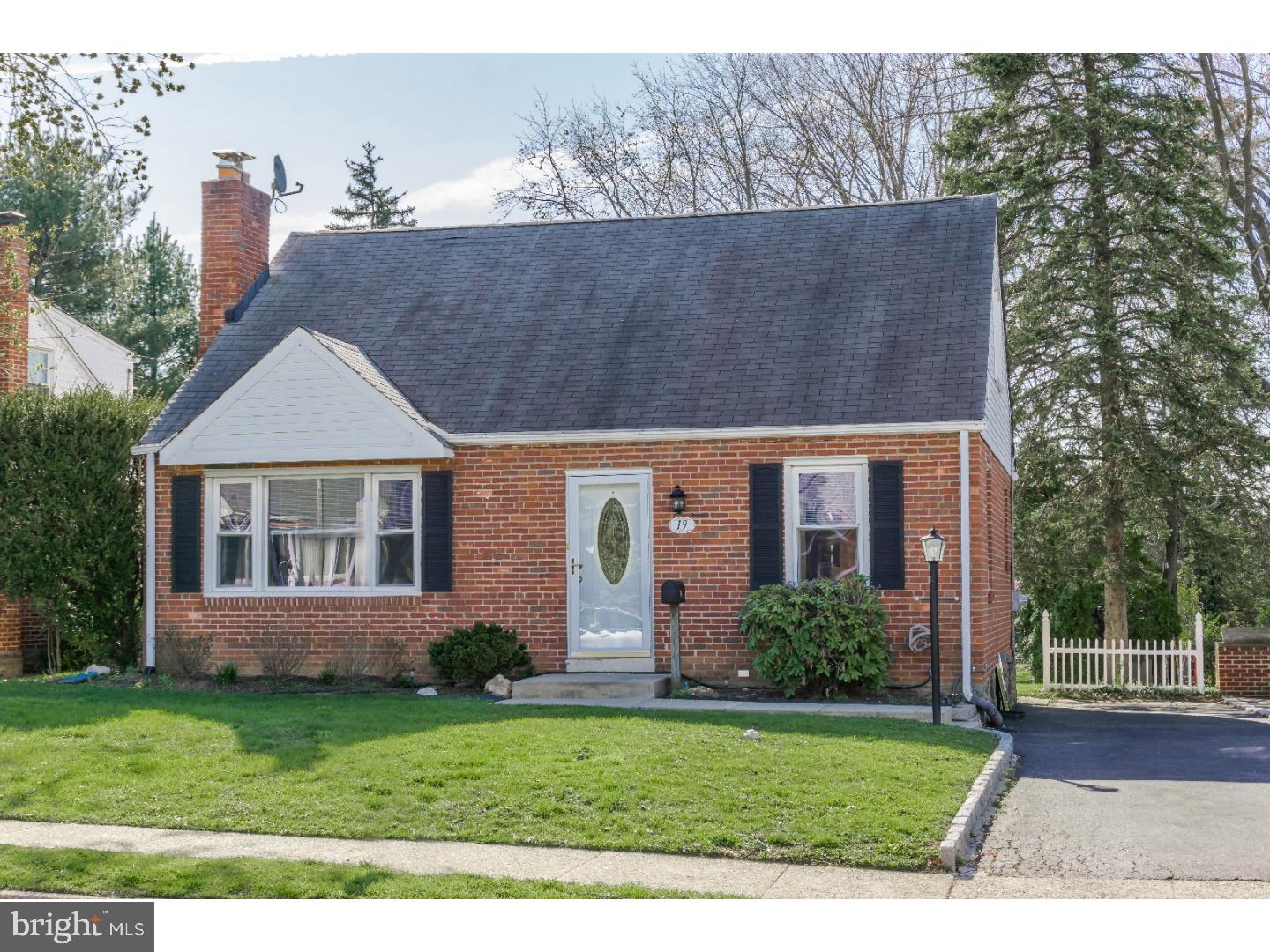 19 South Malin Road Broomall, PA 19008 - Photo 1 of 25 Exterior Front