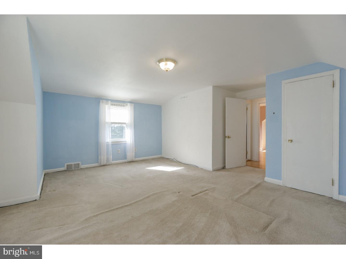 19 South Malin Road Broomall, PA 19008 - Photo 14 of 25 Master Bathroom