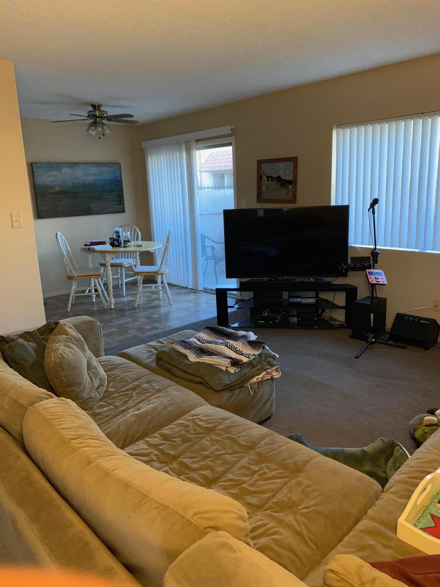 10411 North 11th Avenue, Unit 22 Phoenix, AZ 85021 - Photo 6 of 14 Front room