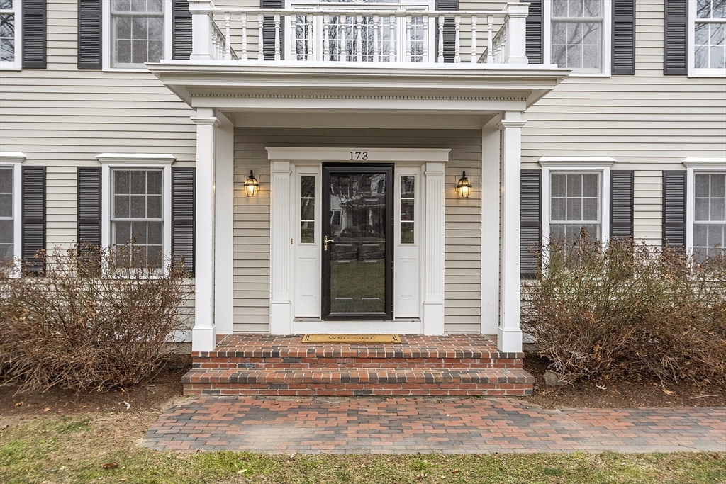173 Independence Road Concord, MA 01742 - Photo 3 of 40