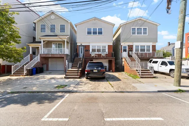 $2,350 | 50 Cottage Street, Unit 1, Bayonne, NJ 07002