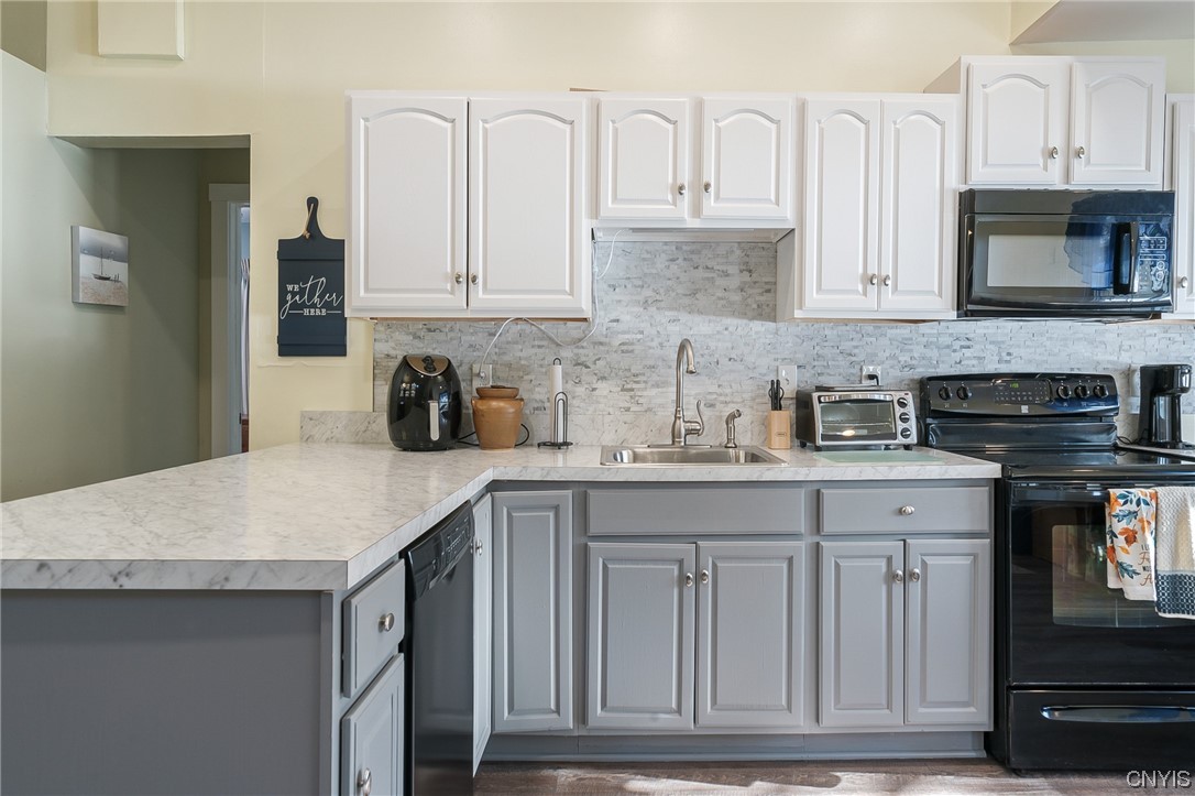 207 Vantage Drive Camillus, NY 13031 - Photo 16 of 34