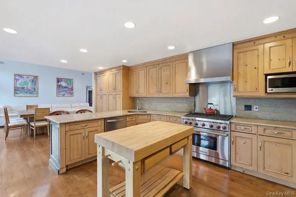 $3,150,000 | 3 Mallard Lane, Remsenburg, NY 11960