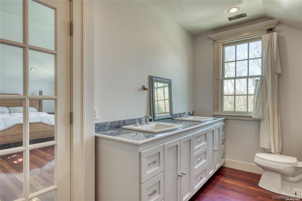 11003 Main Road East Marion, NY 11939 - Photo 14 of 18