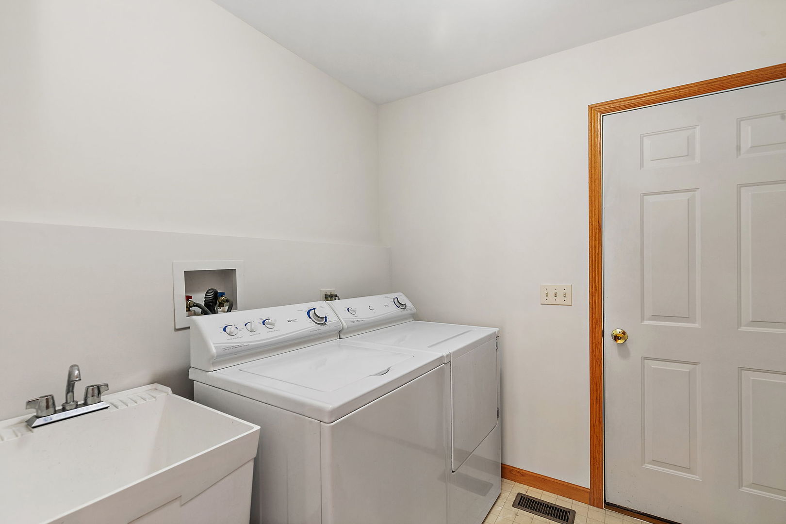 1000 Ruth Court Marengo, IL 60152 - Photo 9 of 21 Gallery Image 9