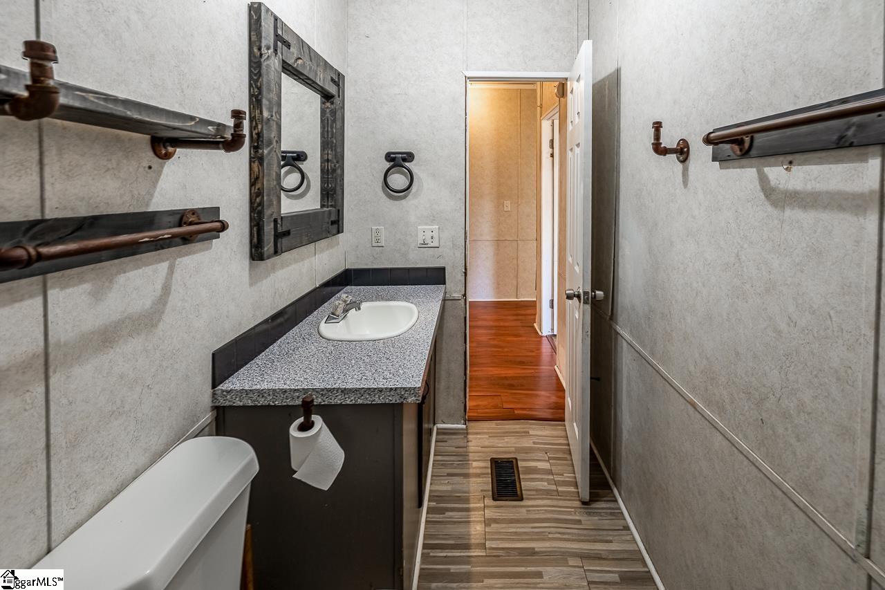 477 Thomason Road Fountain Inn, SC 29644 - Photo 29 of 32