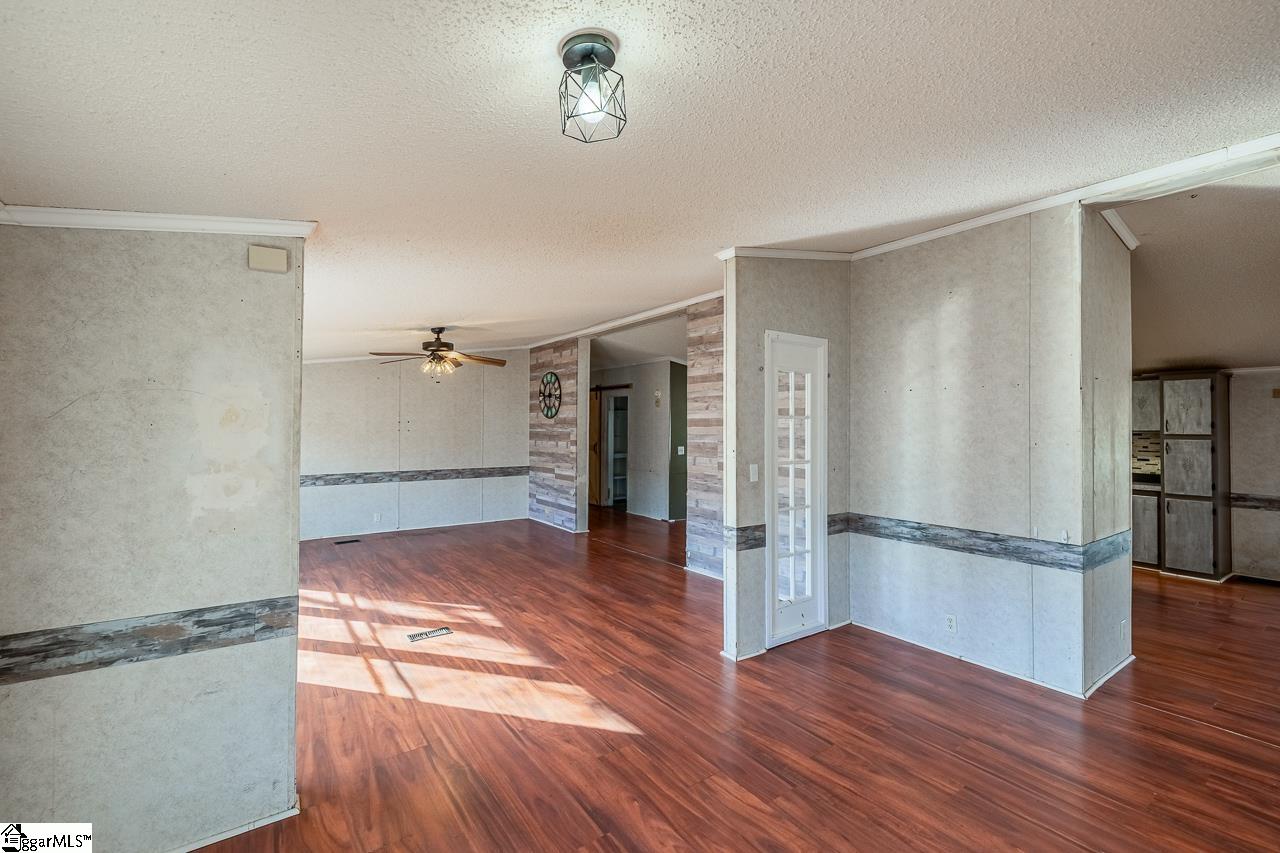 477 Thomason Road Fountain Inn, SC 29644 - Photo 3 of 32