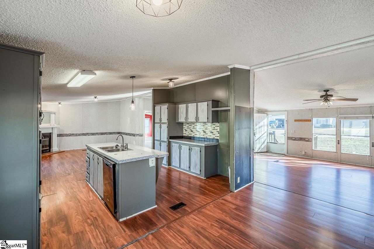 477 Thomason Road Fountain Inn, SC 29644 - Photo 8 of 32