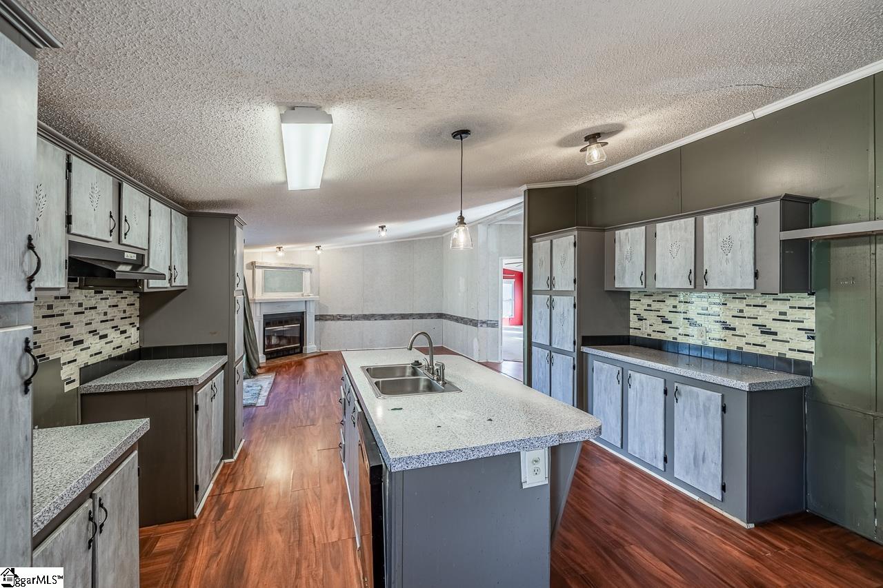 477 Thomason Road Fountain Inn, SC 29644 - Photo 9 of 32