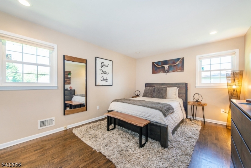 3 Knoll Road Fairfield, NJ 07004 - Photo 18 of 38