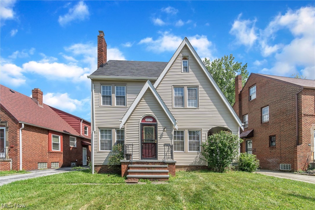 3507 Cummings Road Cleveland, OH 44118 - Photo 1 of 28