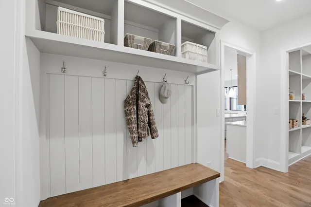 $2,500,000 | 6761 Wellington Circle, Zionsville, IN 46077