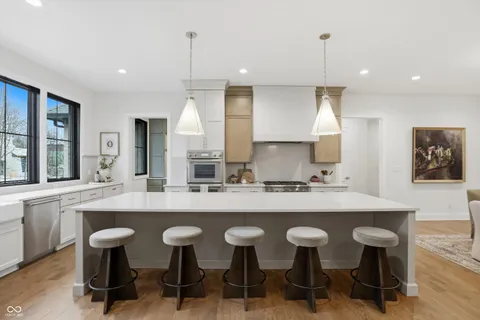 $2,500,000 | 6761 Wellington Circle, Zionsville, IN 46077