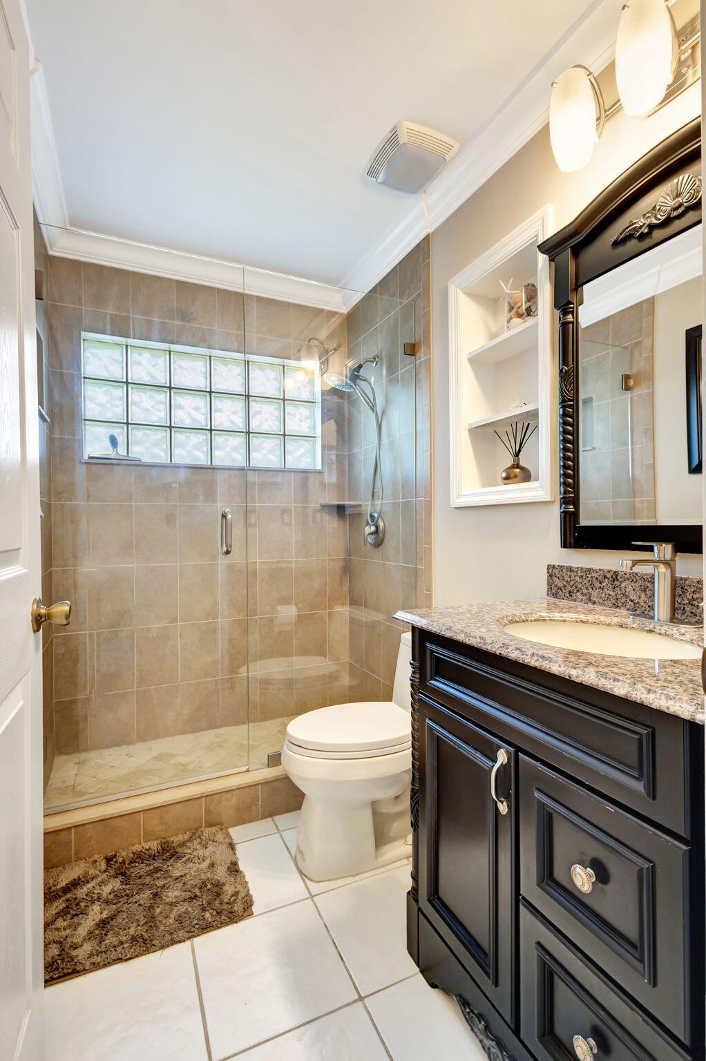 1833 Barnstable Road Wellington, FL 33414 - Photo 19 of 66 2nd Bathroom