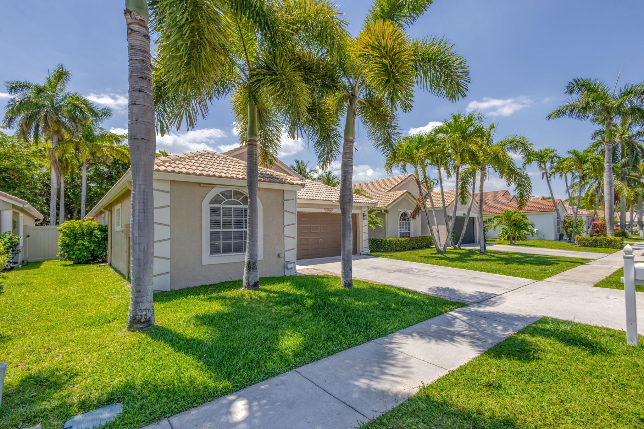 1833 Barnstable Road Wellington, FL 33414 - Photo 4 of 66 3-web-or-mls-5D1A4049_HDR