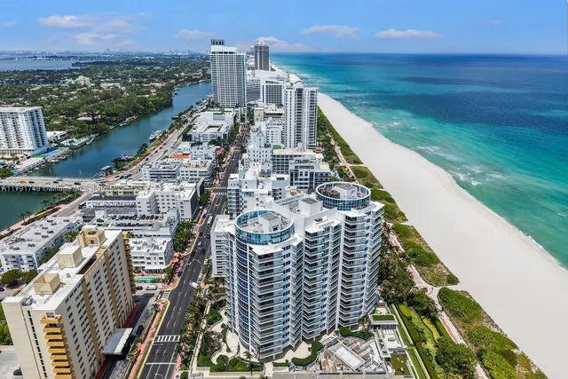 a view of building with yard