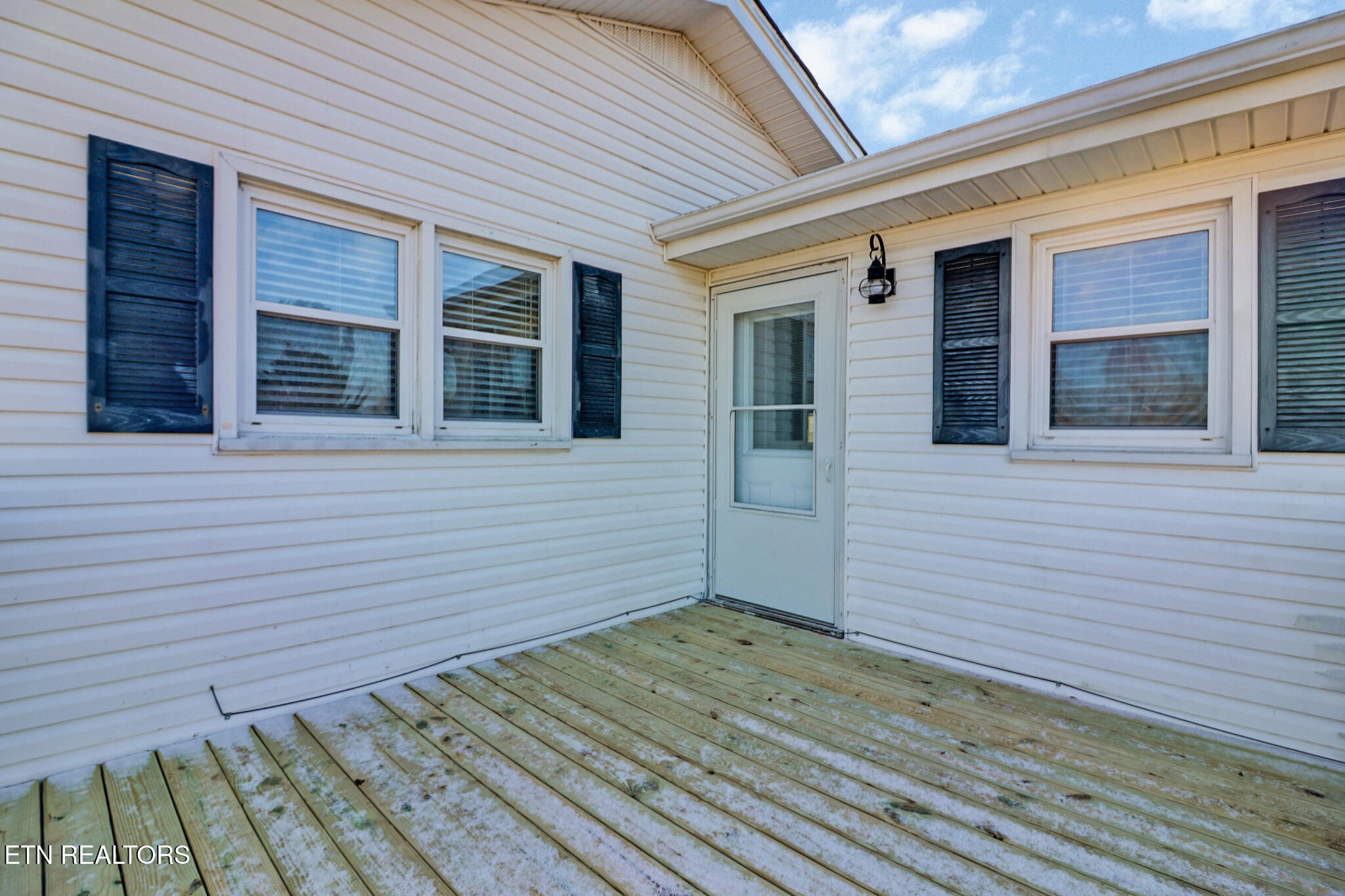 1065 Old Grimsley Road Grimsley, TN 38565 - Photo 5 of 43 a view of a house with a door