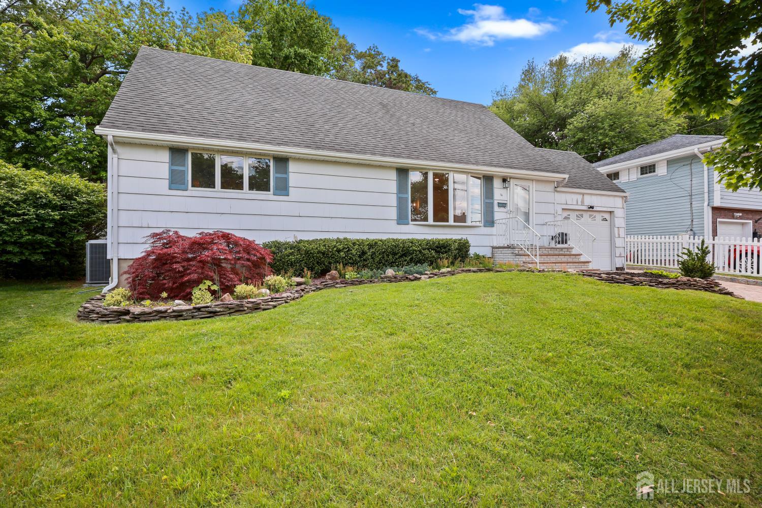 16 Venus Road South Amboy, NJ 08879 - Photo 2 of 31