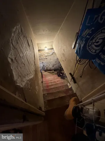 a view of walk in closet