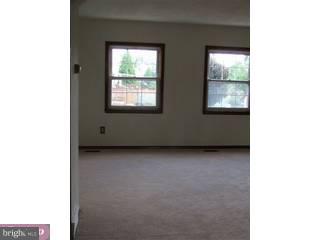 12127 Sweet Briar Road Philadelphia, PA 19154 - Photo 3 of 3
