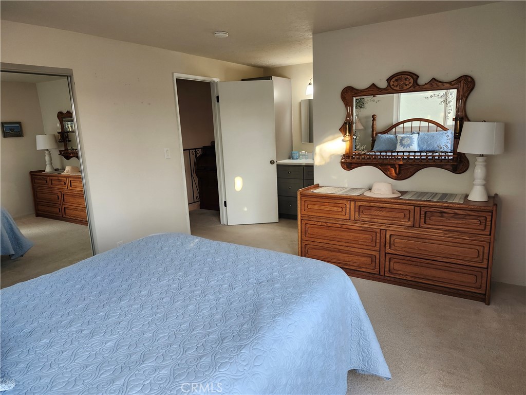 240 Melrose Drive Oxnard, CA 93035 - Photo 21 of 55 Primary Bedroom En suite