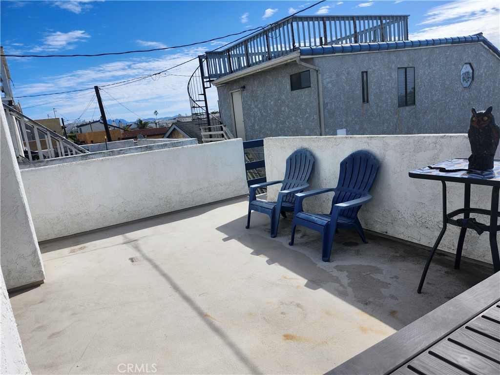 240 Melrose Drive Oxnard, CA 93035 - Photo 37 of 55 Upper Deck