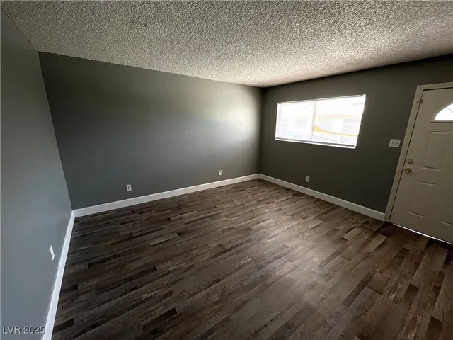 $899 | 2527 Crawford Street, Unit 3, North Las Vegas, NV 89030