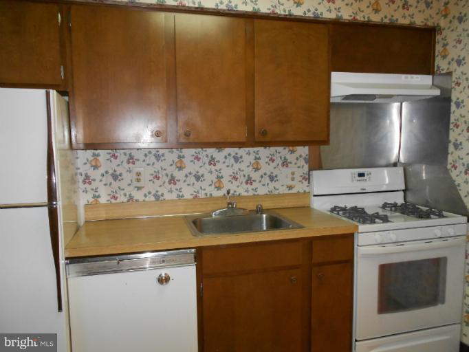 116 Cross Keys Road, Unit E Baltimore, MD 21210 - Photo 14 of 16 Kitchen
