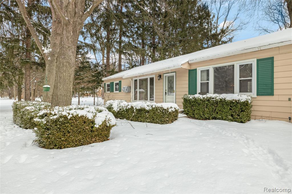 23424 Beech Road Southfield, MI 48033 - Photo 4 of 38 Gallery Image 4