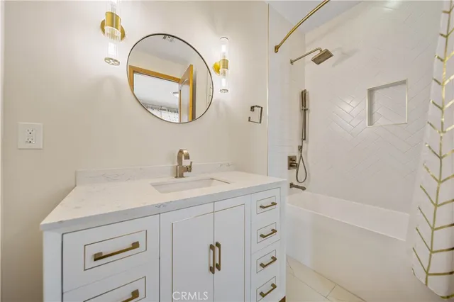 $4,750 | 216 North Buena Vista Street, Burbank, CA 91505