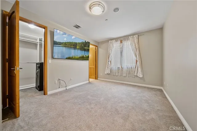 $4,750 | 216 North Buena Vista Street, Burbank, CA 91505